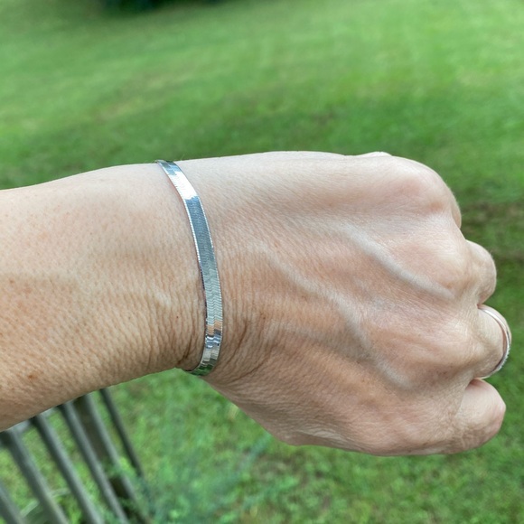 .925 Sterling Silver Herringbone bracelet Made in Italy - Picture 6 of 11